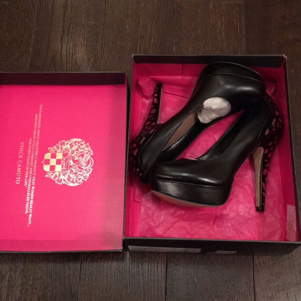 Vince Camuto PUMPS